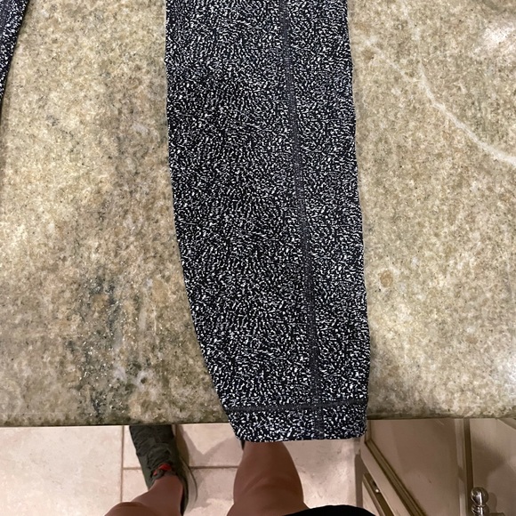 Athleta Speckled Texture leggings w pockets - Picture 3 of 7